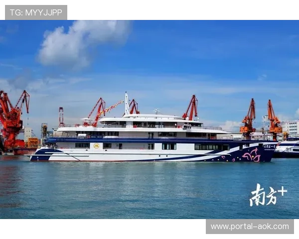 大湾区赛事主题航班启航 空乘服装巧妙融入潜水元素展现海洋魅力